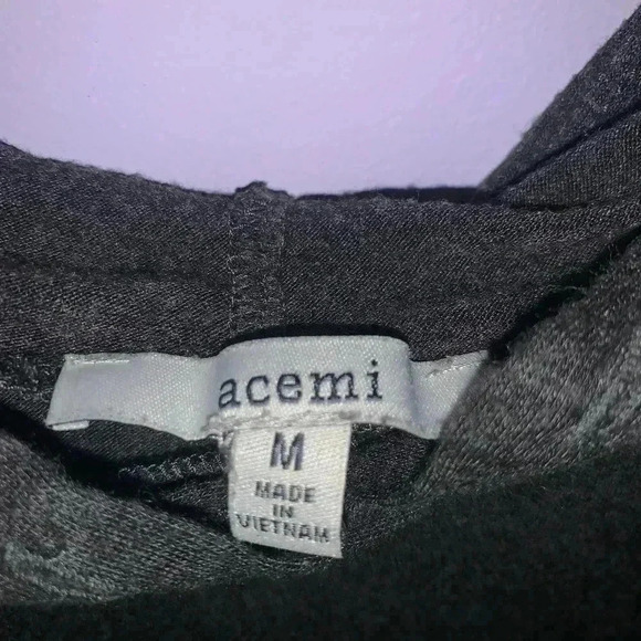 Acemi Women’s Medium Gray Sweatshirt - Picture 2 of 2